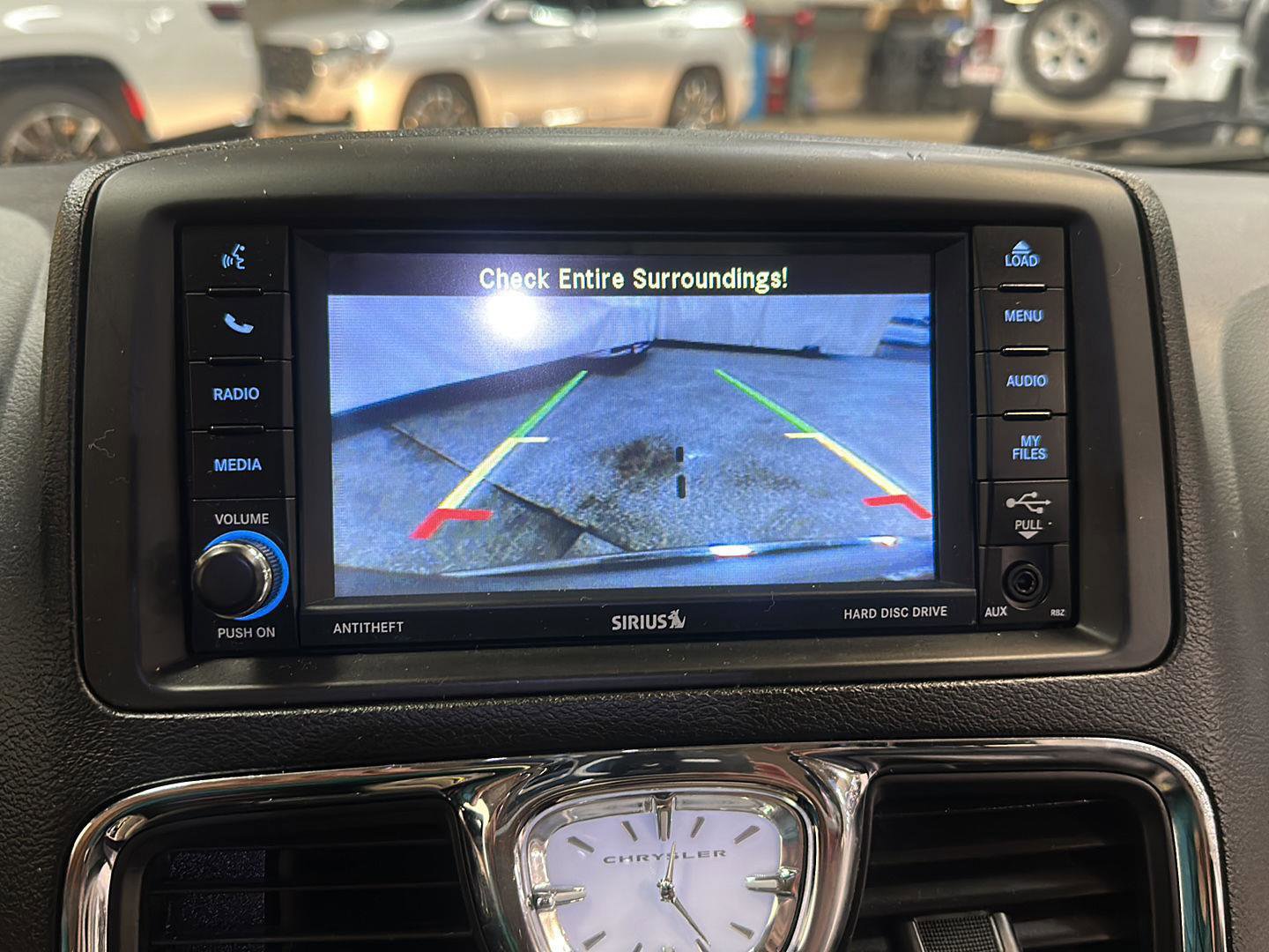 Used 2014 Chrysler Town & Country Touring-L w/ Driver Convenience Group image 22