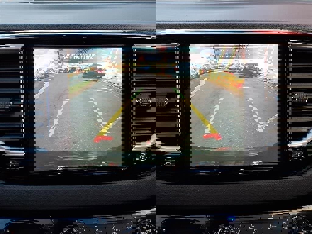 Used 2024 Chrysler Pacifica Touring-L image 29