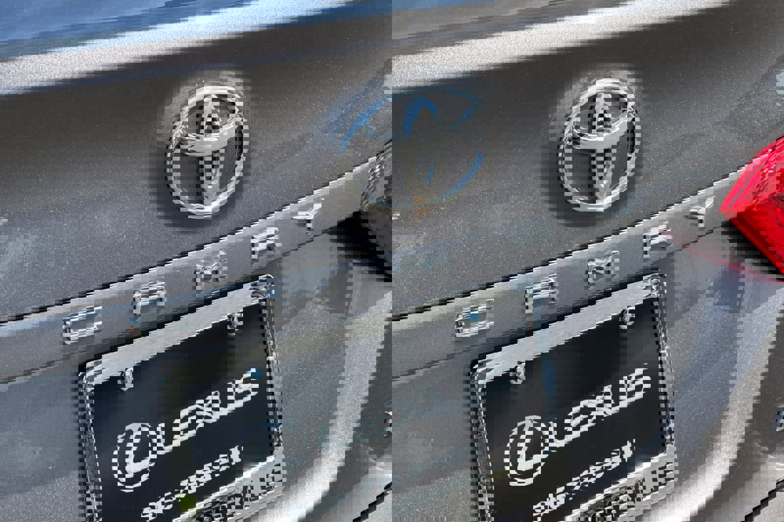 Used 2018 Toyota Camry LE image 29