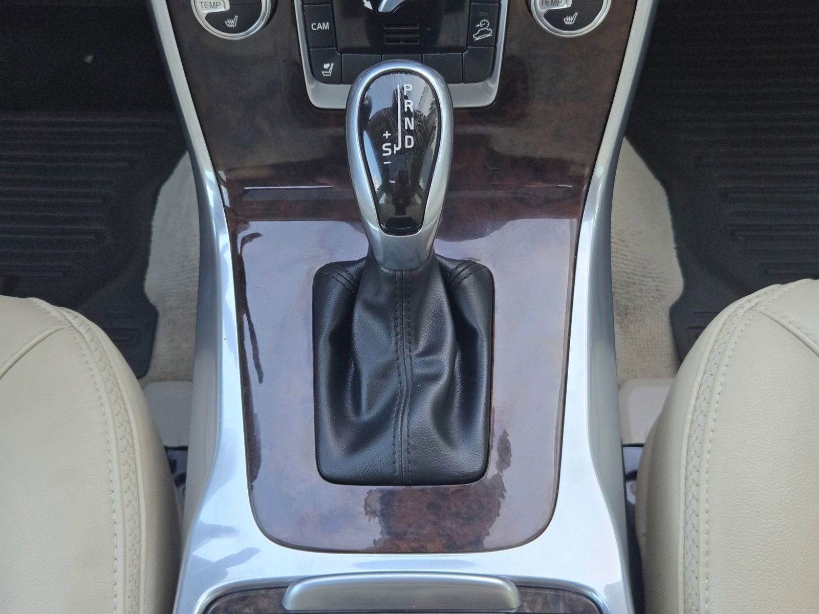 Used 2016 Volvo XC70 T5 Premier image 27