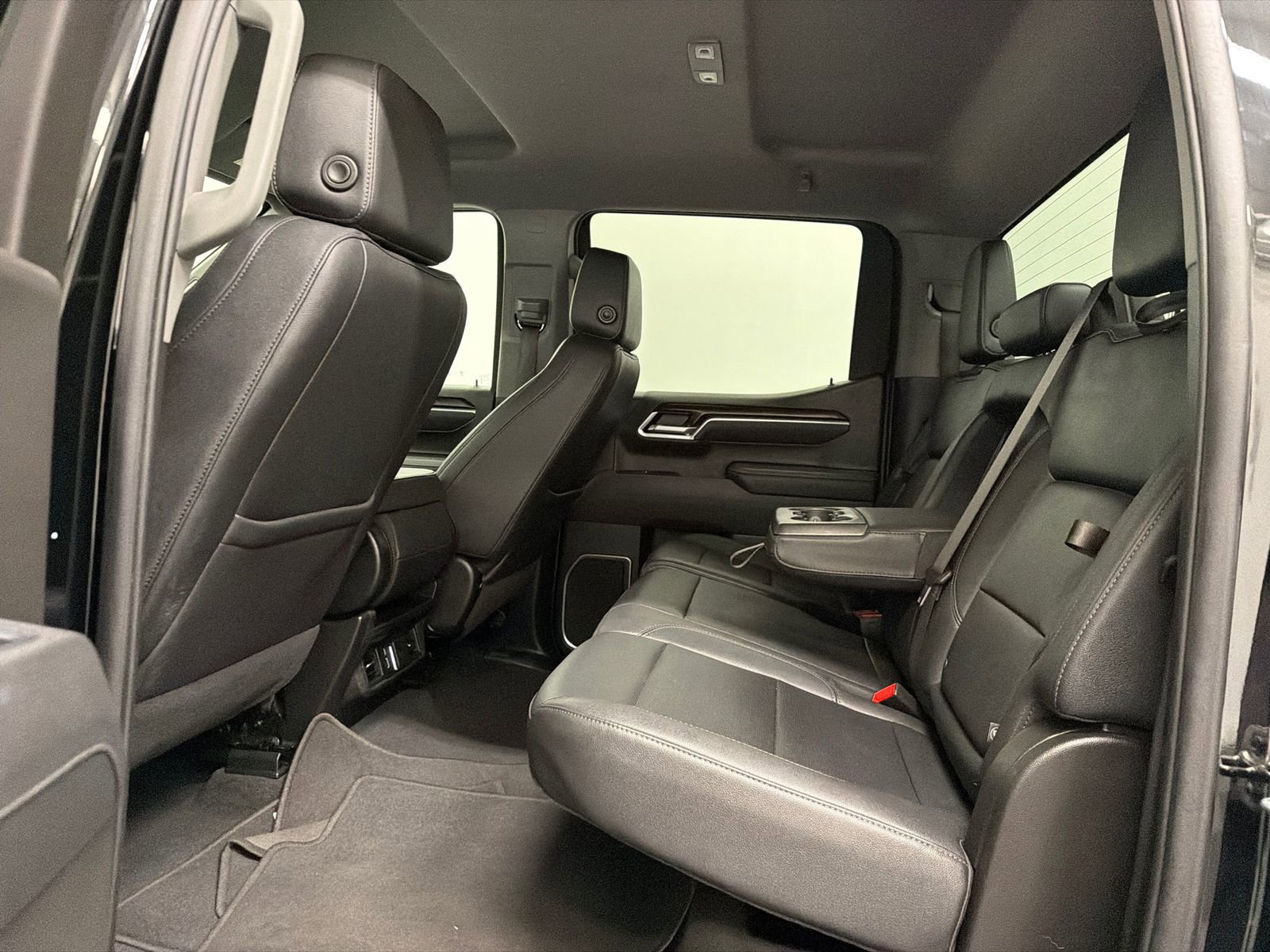 Used 2025 GMC Sierra 1500 SLT image 18