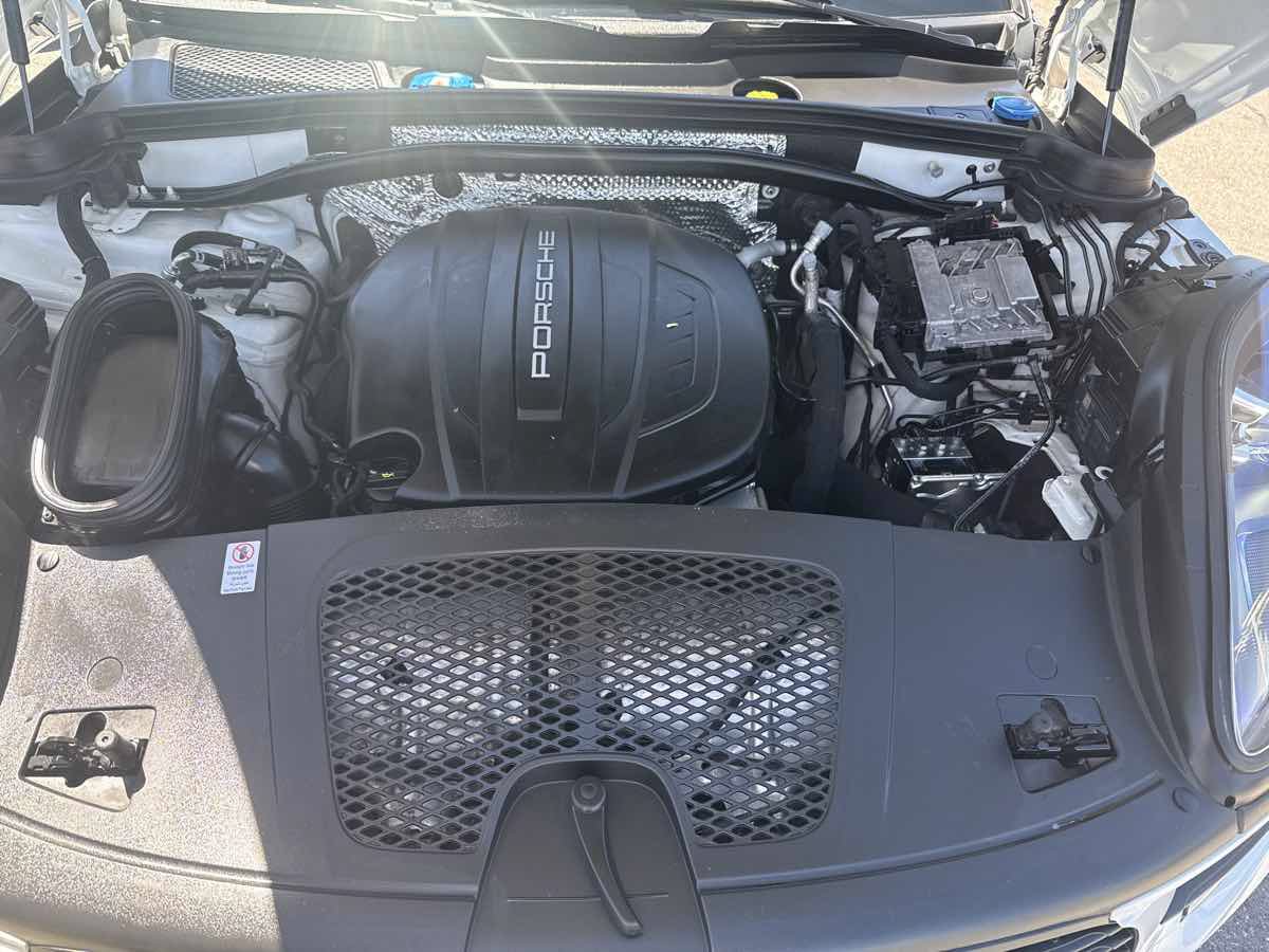 Used 2019 Porsche Macan AWD/4WD image 25