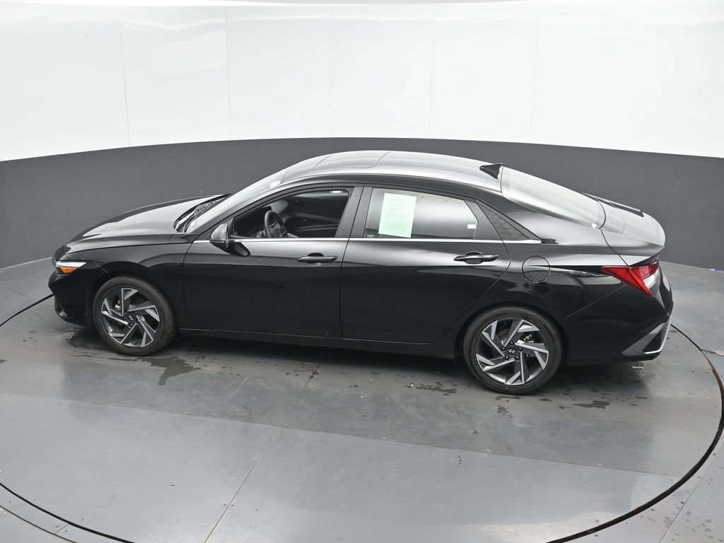 Certified 2026 Hyundai Elantra Limited w/ Cargo Package FWD image 38
