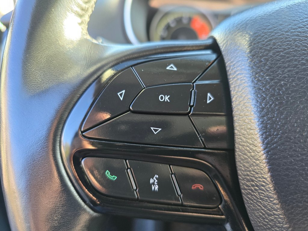 Used 2019 Jeep Cherokee Latitude Plus AWD/4WD image 5