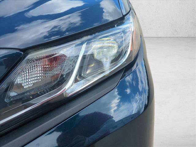 Used 2018 Toyota Camry SE FWD image 6