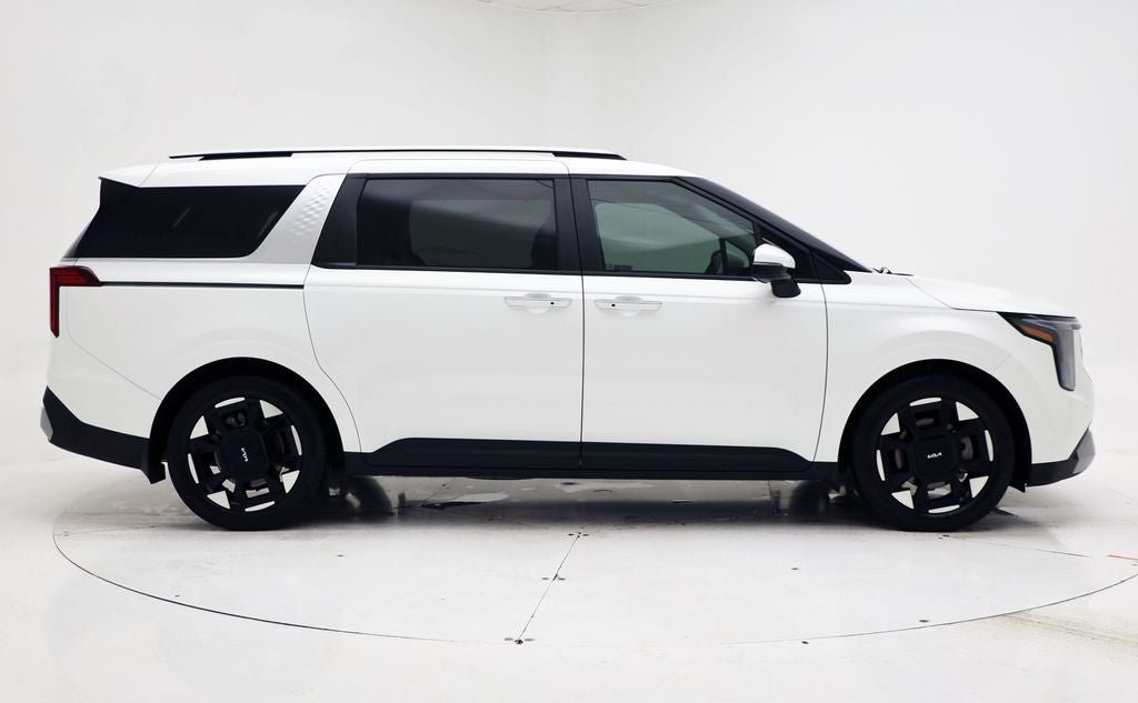 Used 2025 Kia Carnival EX FWD image 3