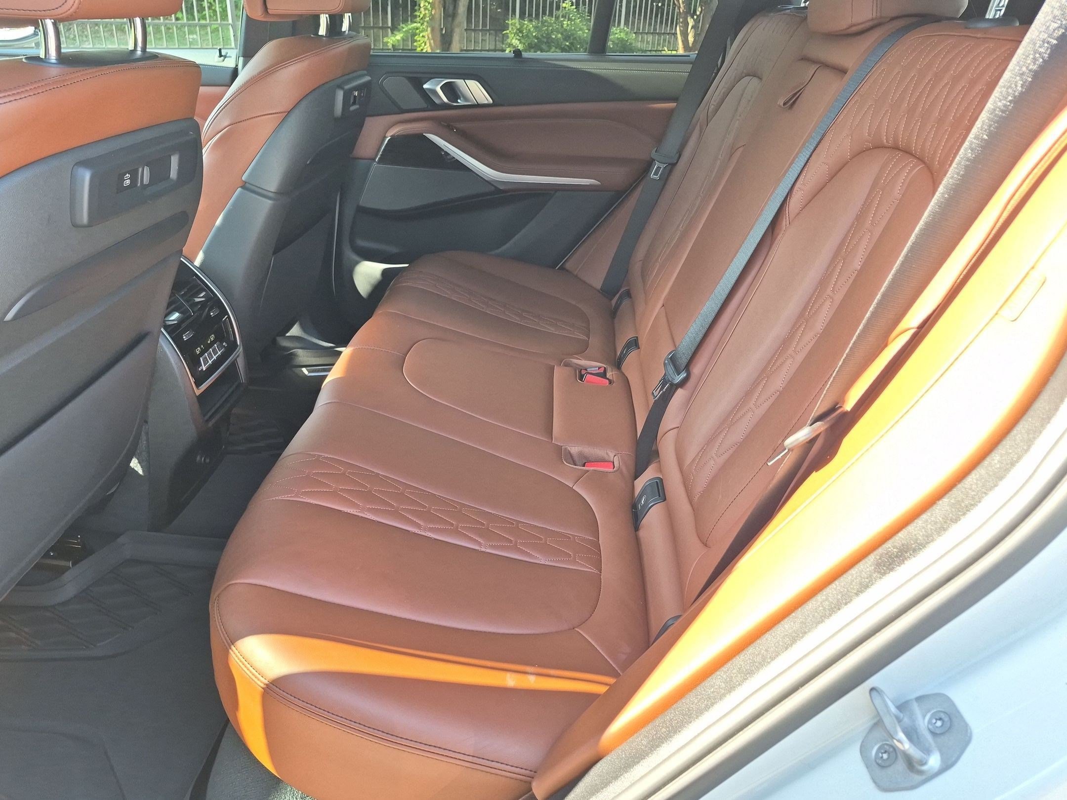 Used 2021 BMW X5 xDrive40i w/ M Sport Package AWD/4WD image 31
