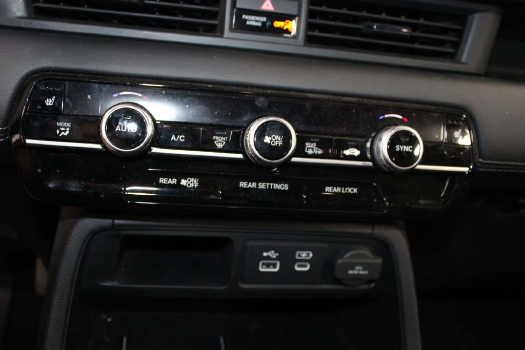 Used 2023 Honda Pilot Touring image 32