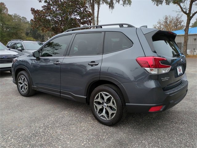 Used 2022 Subaru Forester Premium w/ Popular Package #2 image 6