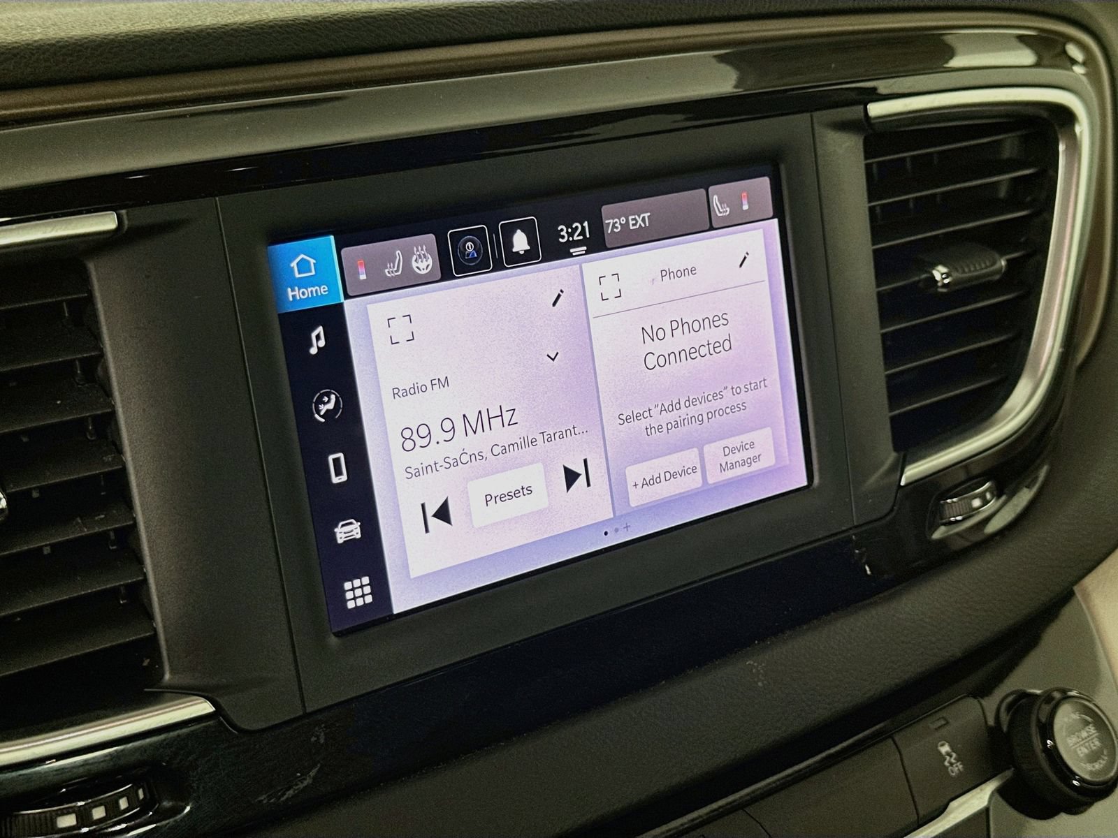 Used 2023 Chrysler Voyager LX FWD image 15