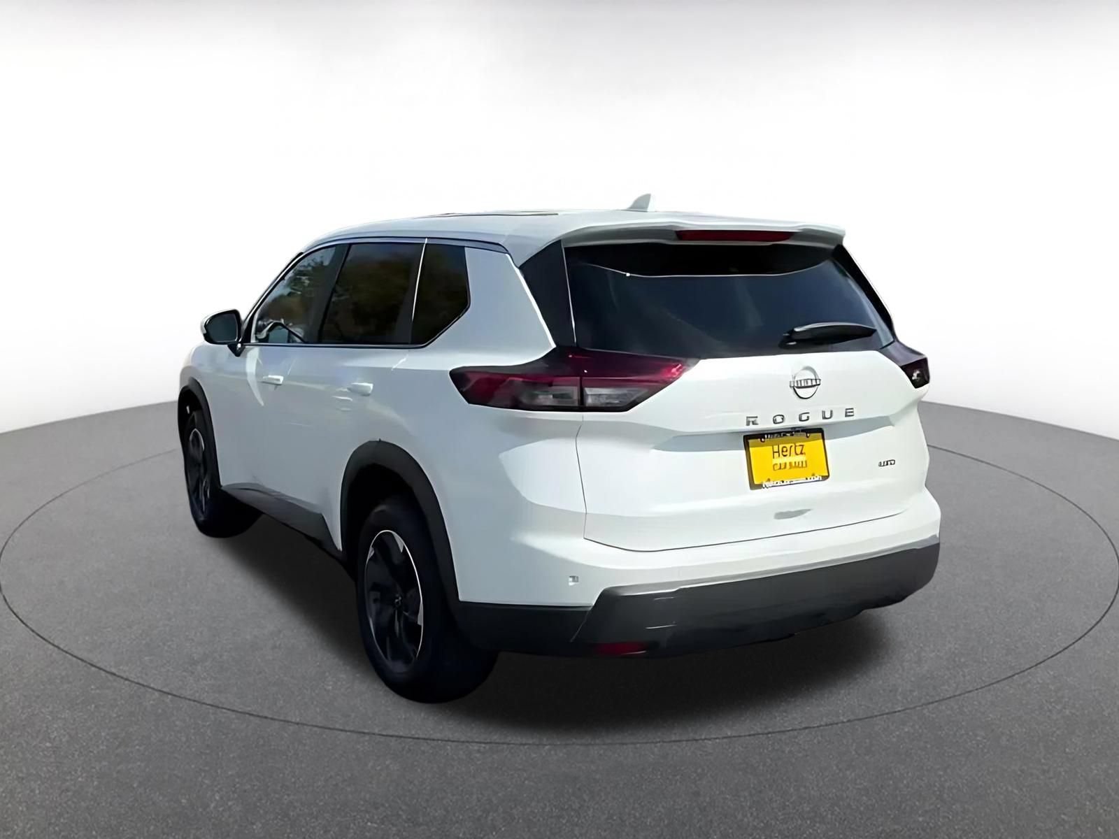 Used 2025 Nissan Rogue SV AWD/4WD image 10