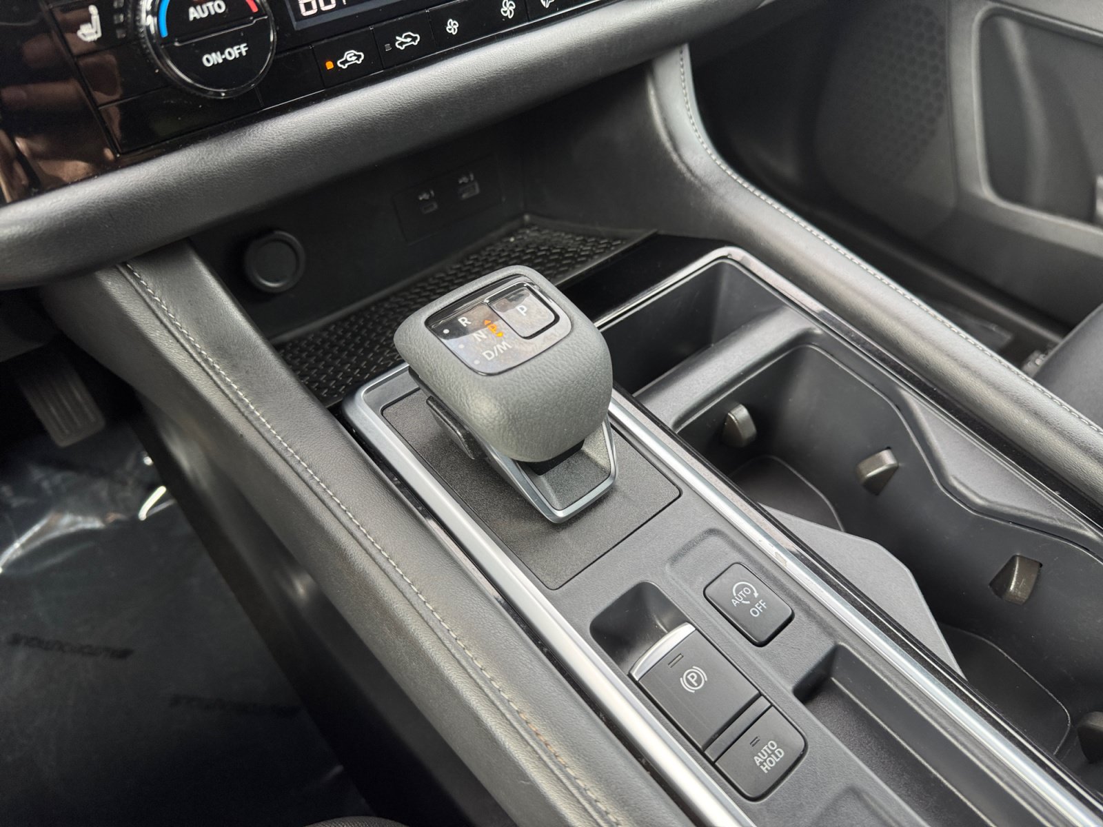 Used 2024 Nissan Pathfinder SV FWD image 23