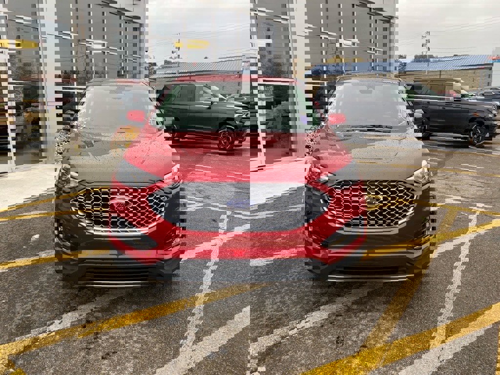 Used 2024 Ford Edge SEL w/ Convenience Package image 8