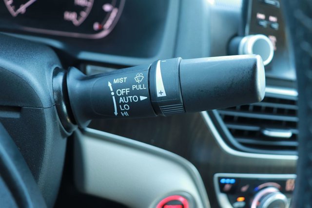Used 2018 Honda Accord Touring image 26