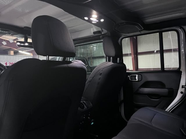 Used 2021 Jeep Wrangler Unlimited Sahara w/ Uconnect 4C Nav & Sound Group AWD/4WD image 14