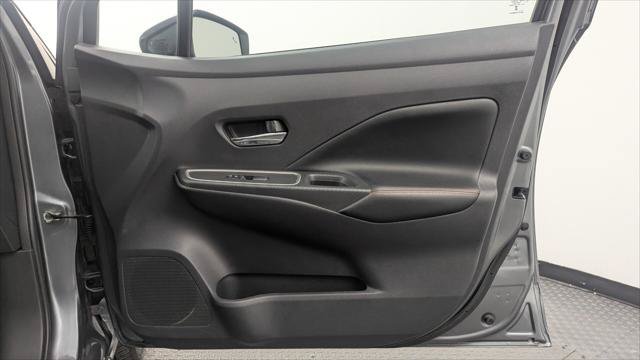 Used 2025 Nissan Versa SR FWD image 23