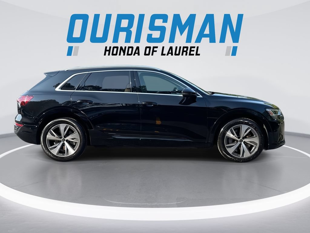 Used 2024 Audi Q8 e-tron Premium Plus AWD/4WD image 9