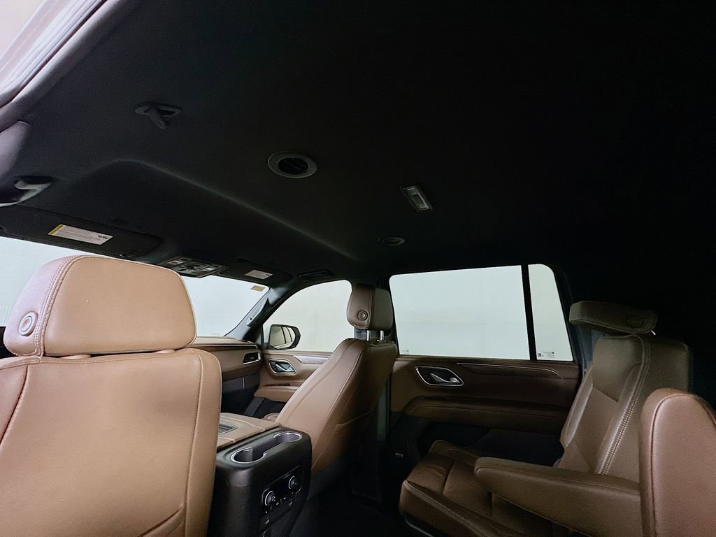 Used 2022 Chevrolet Suburban High Country image 13