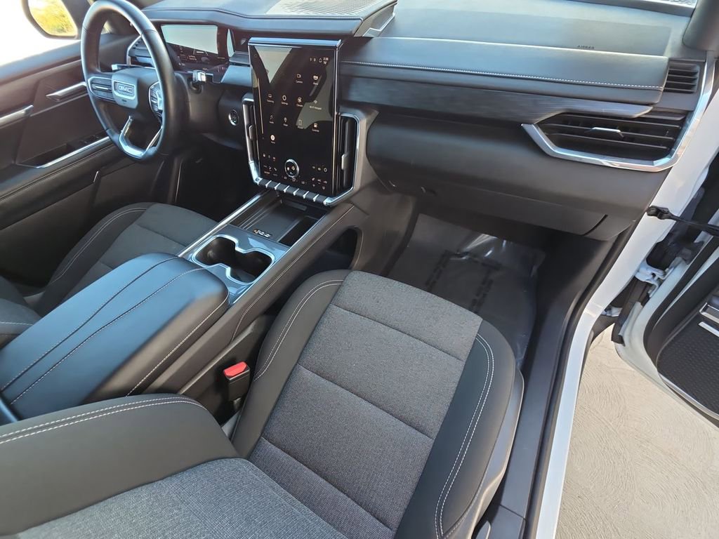 Used 2025 GMC Acadia Elevation image 30