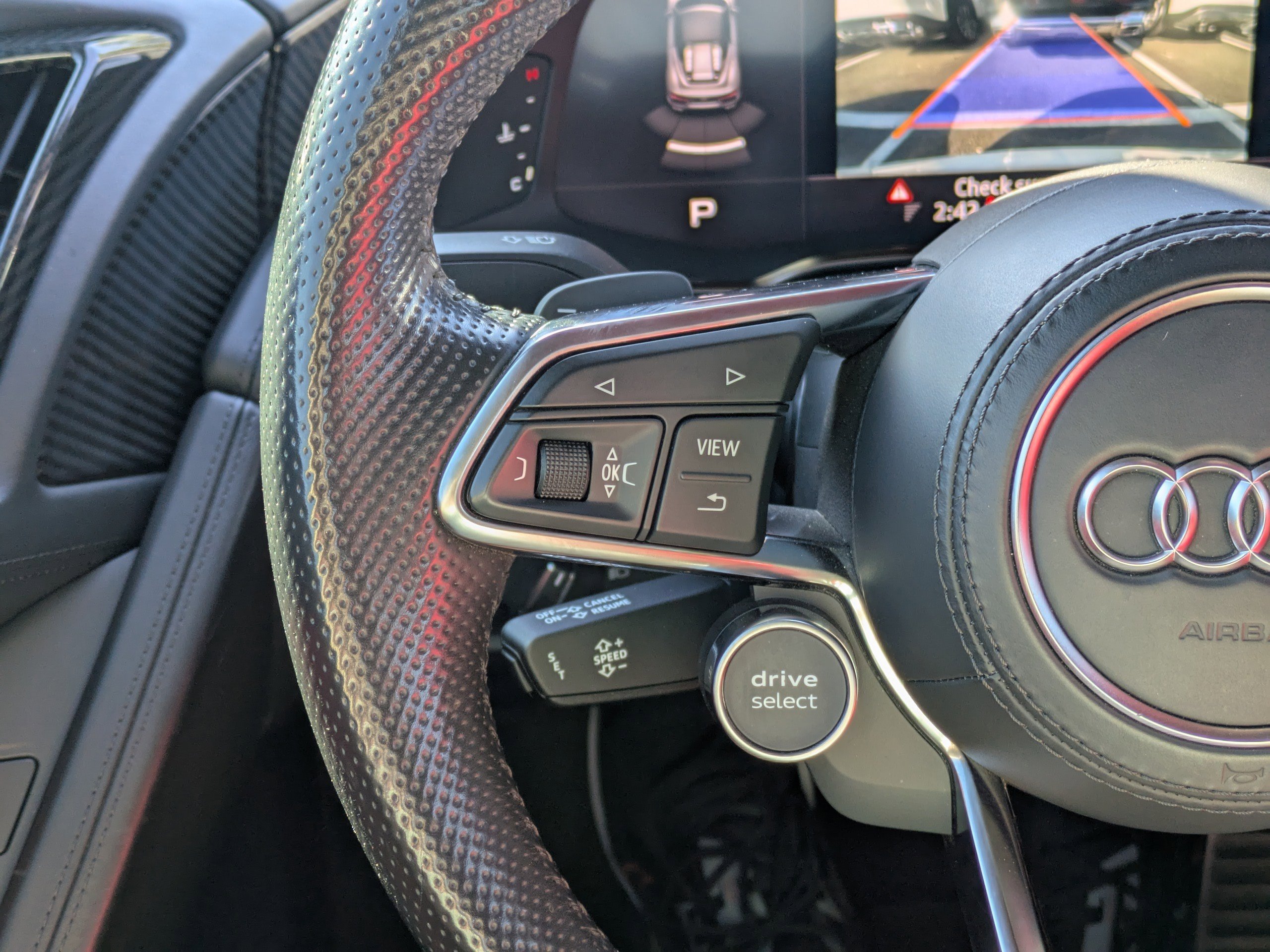 Used 2017 Audi R8 V10 w/ Carbon Exterior Package image 18