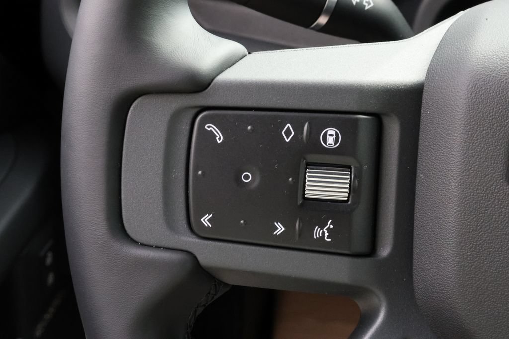 New 2026 Land Rover Defender 110 X-Dynamic SE AWD/4WD image 14