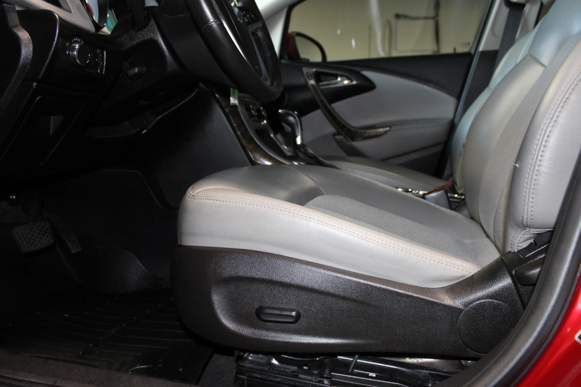 Used 2015 Buick Verano w/ Comfort Package FWD image 23