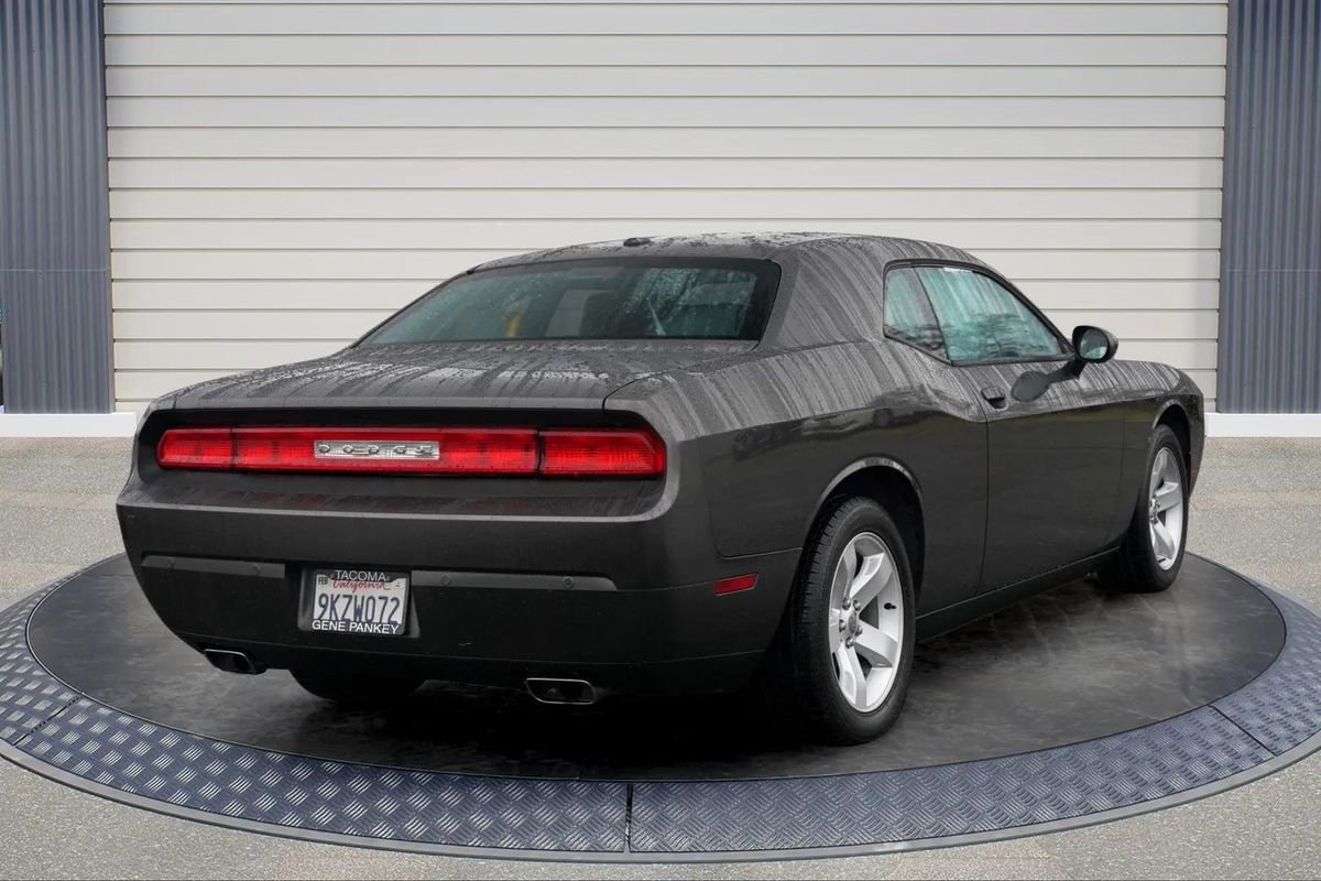 Used 2013 Dodge Challenger SXT Plus image 7