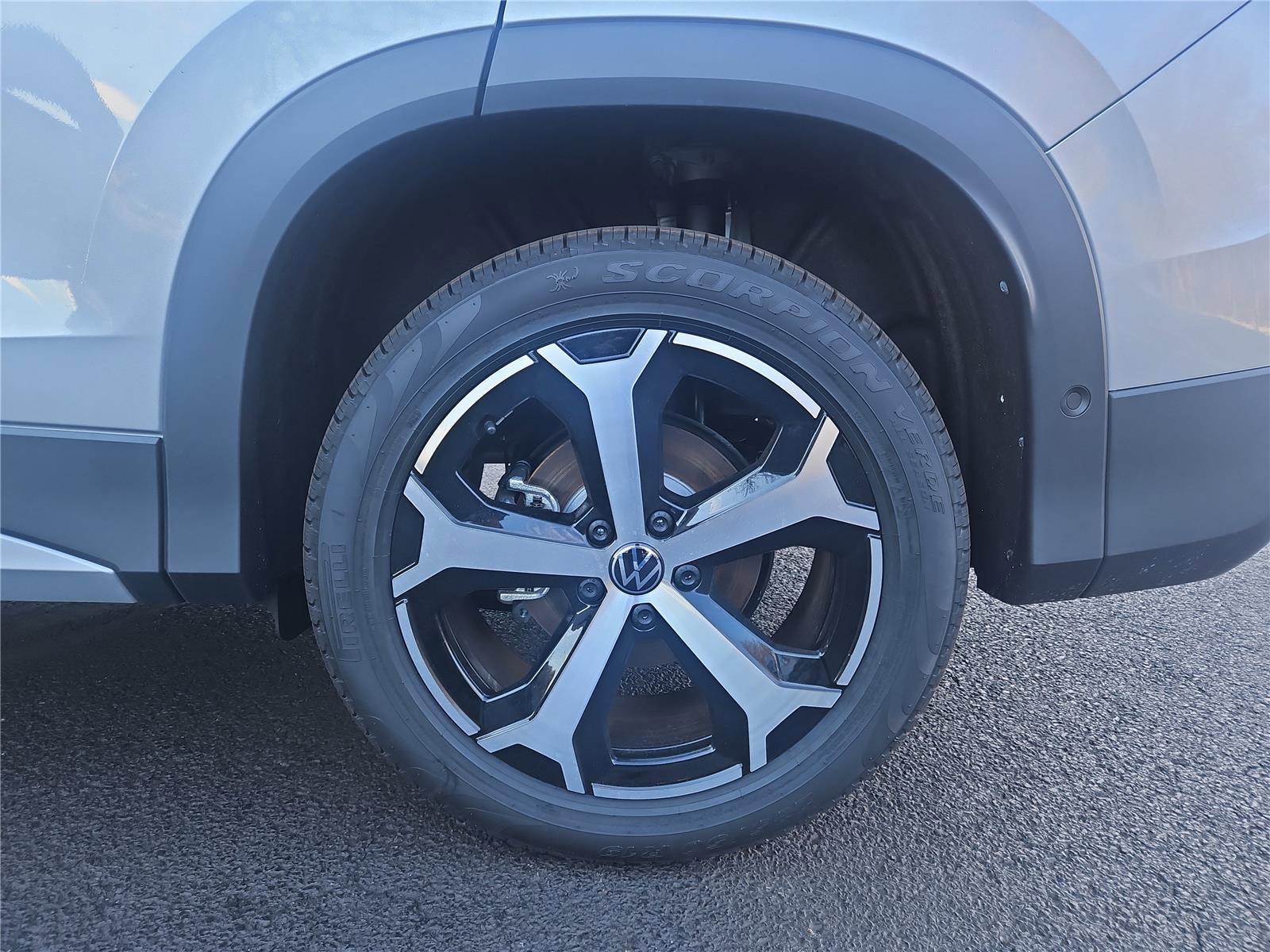 New 2026 Volkswagen Tiguan SE image 10