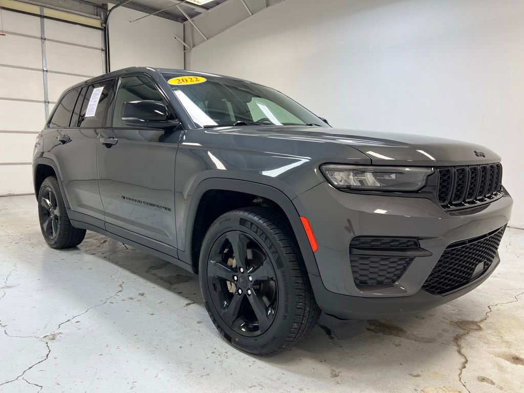 Used 2022 Jeep Grand Cherokee Altitude image 8