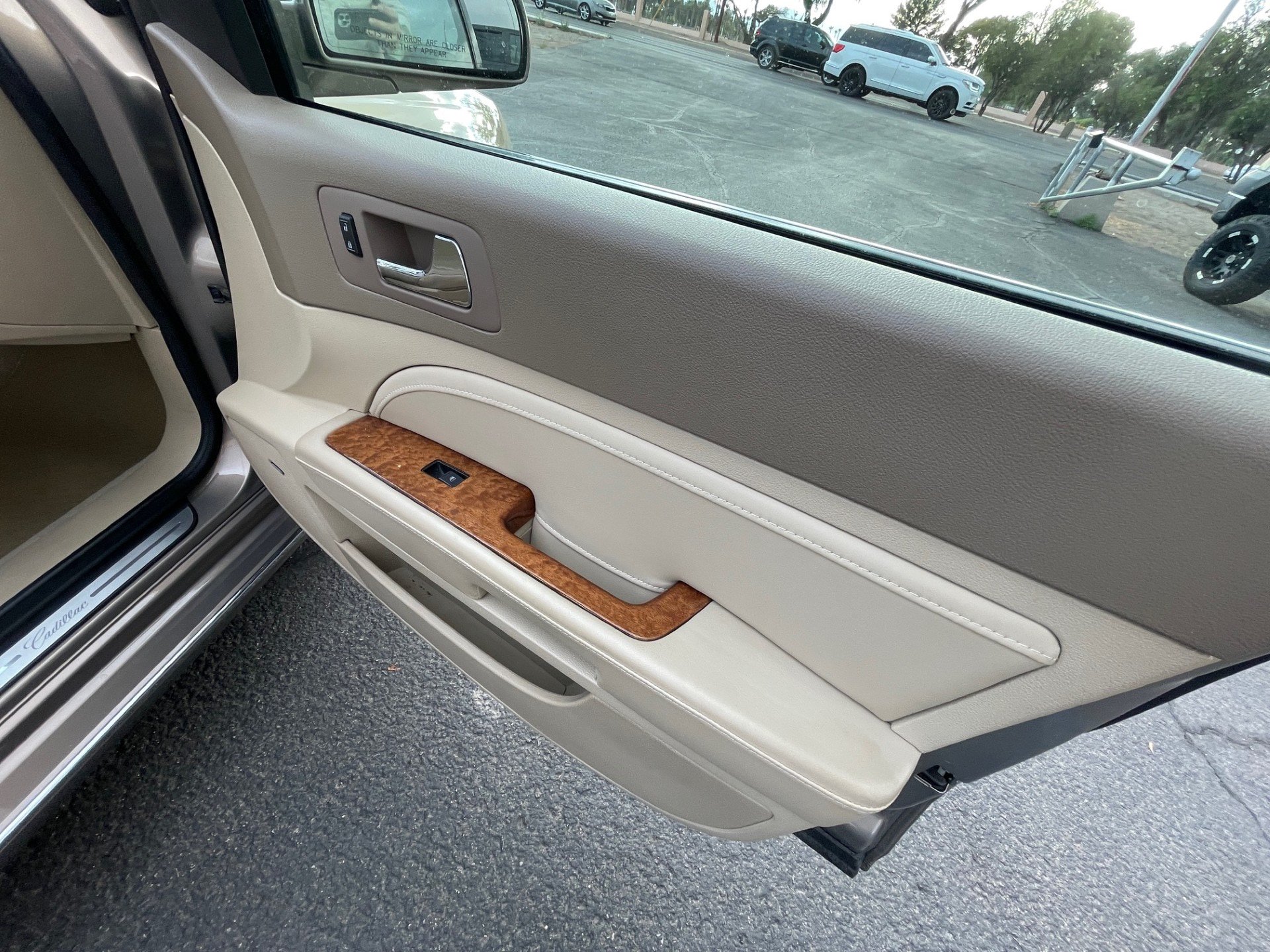 Used 2008 Cadillac STS w/ Preferred Equipment Group RWD image 24