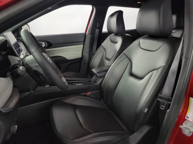 Used 2025 Jeep Compass Limited AWD/4WD image 13