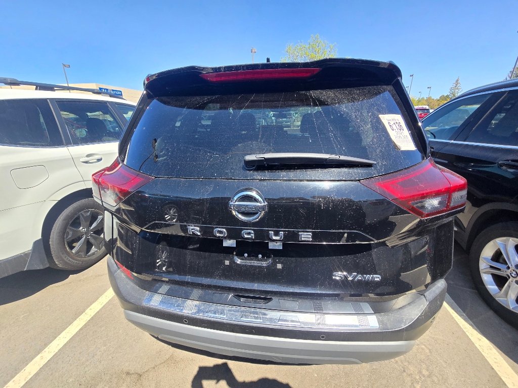 Used 2021 Nissan Rogue SV w/ Premium Package image 3