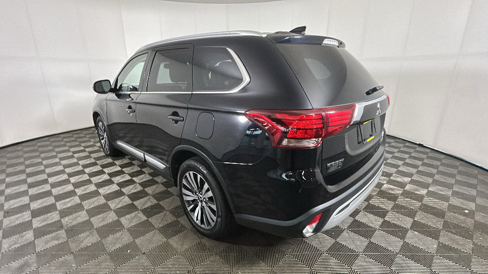 Used 2019 Mitsubishi Outlander GT AWD/4WD image 4