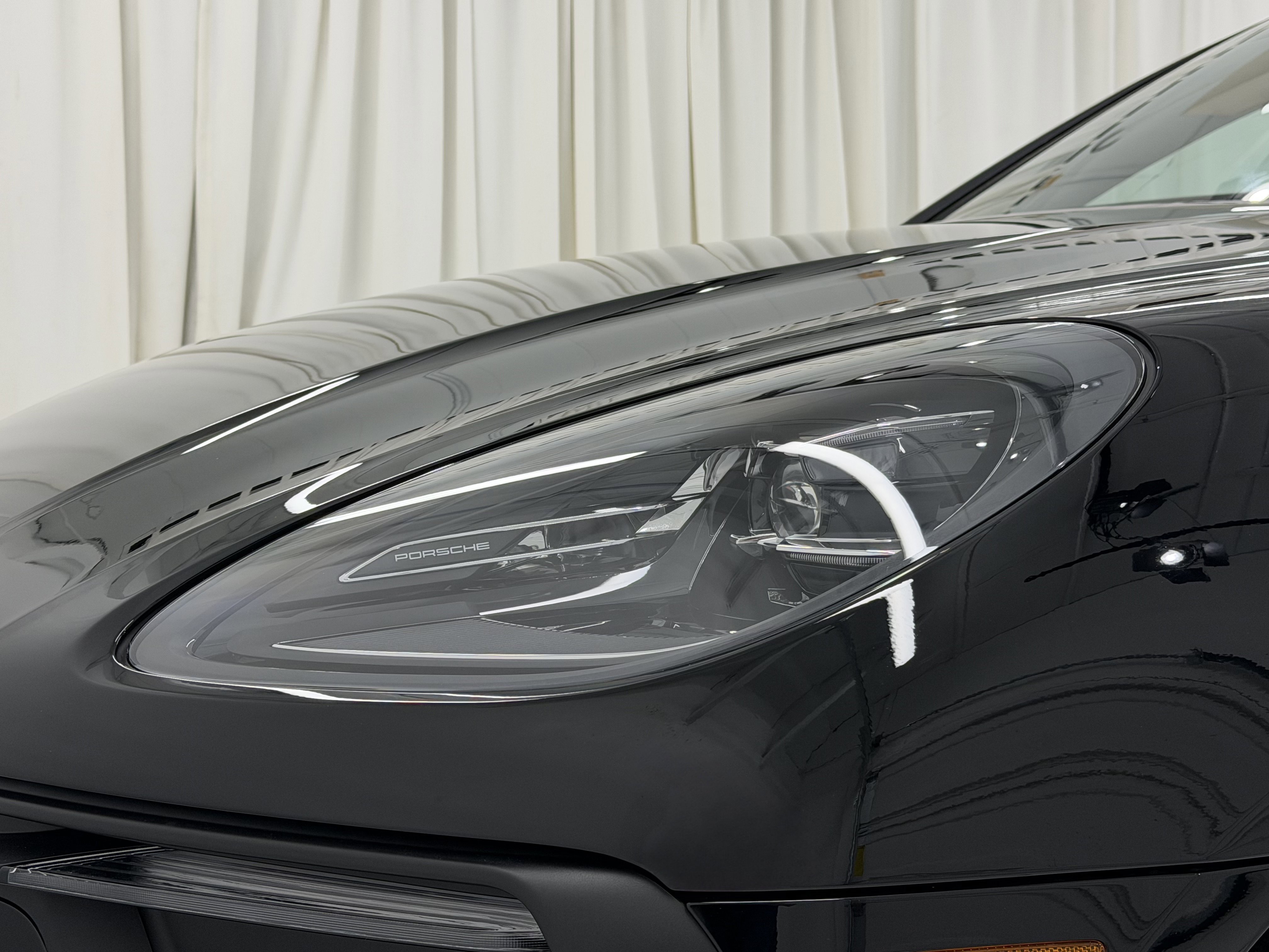 New 2026 Porsche Macan image 17