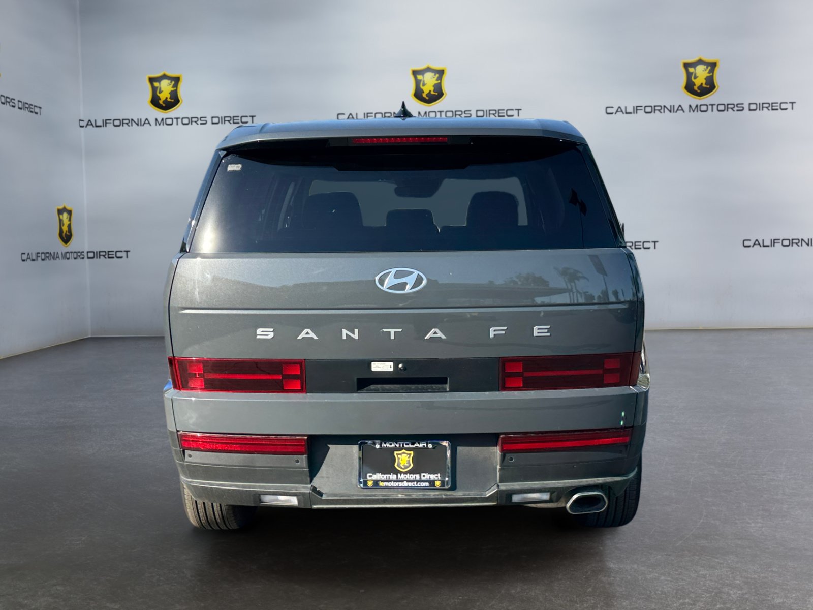 Used 2025 Hyundai Santa Fe SE FWD image 4