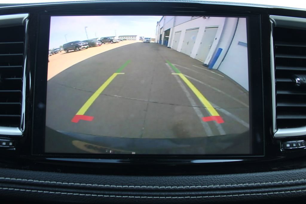Used 2024 Chrysler Pacifica Select FWD image 12