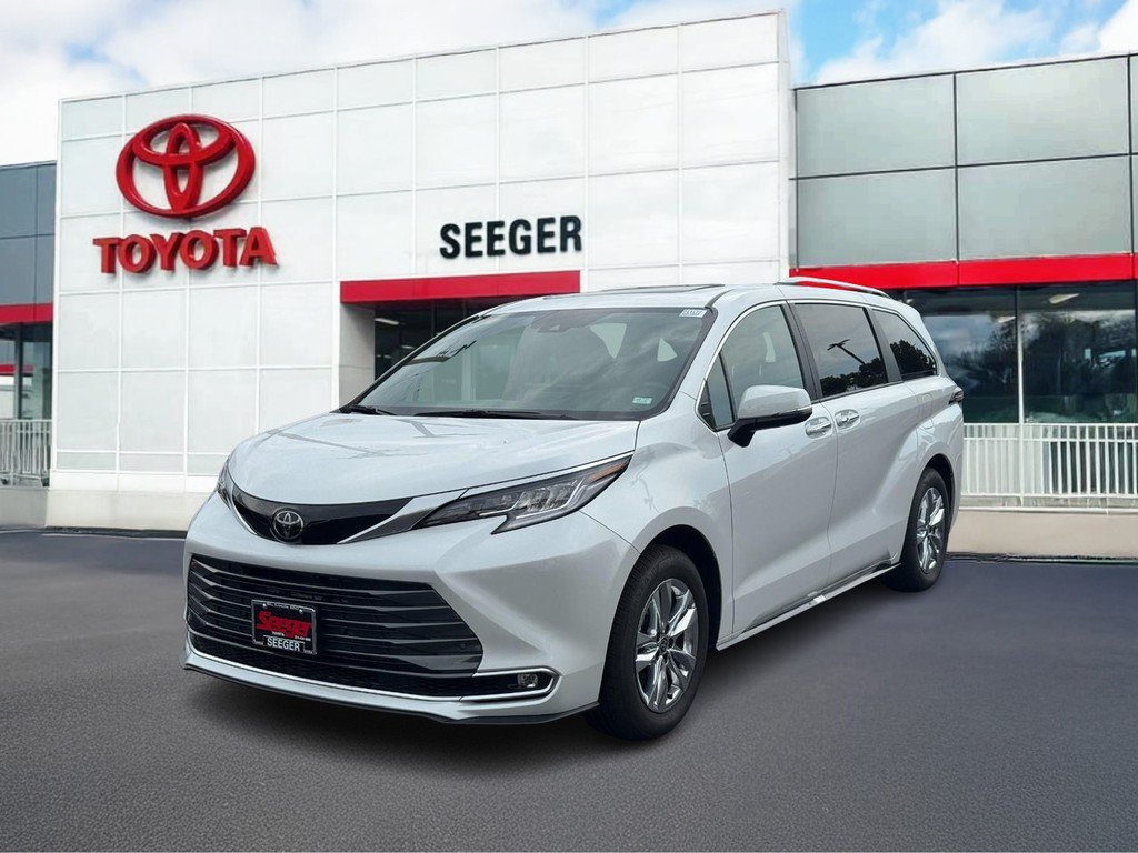 Used 2026 Toyota Sienna Limited FWD image 11