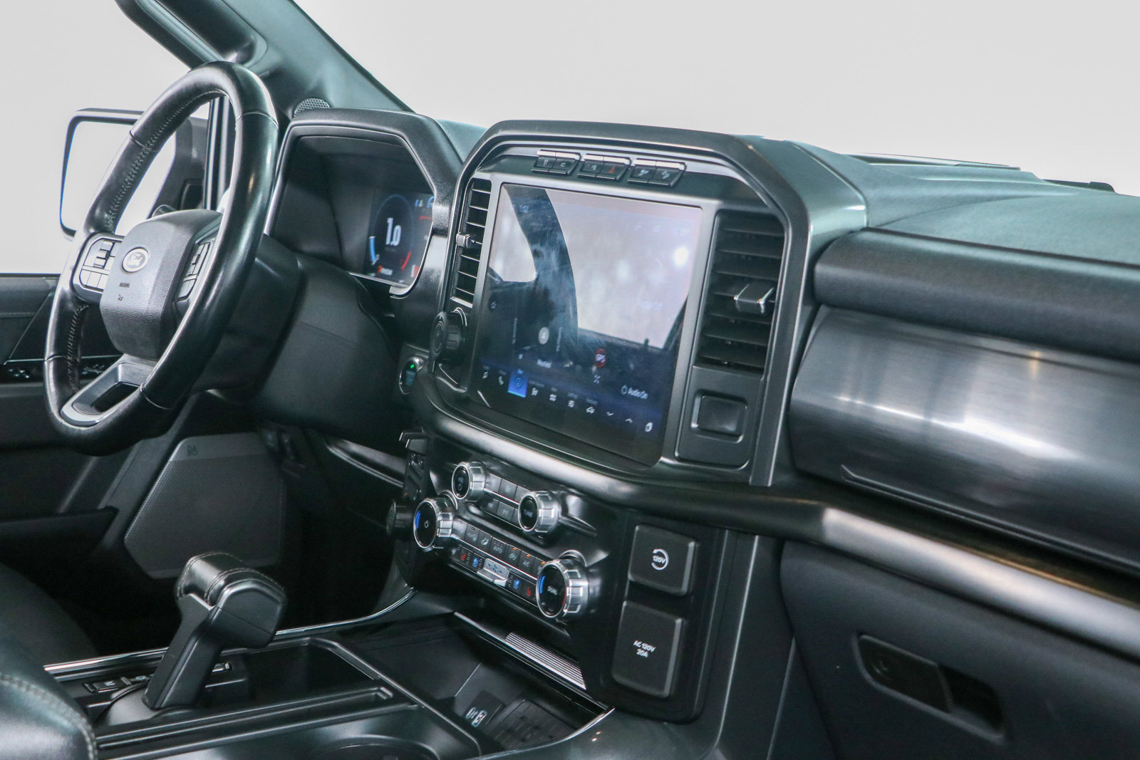 Used 2023 Ford F150 Lariat w/ Equipment Group 502A High AWD/4WD image 28