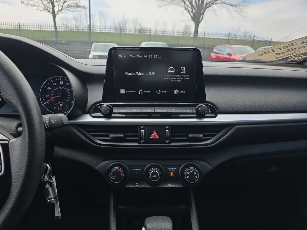 Used 2023 Kia Forte LXS image 9