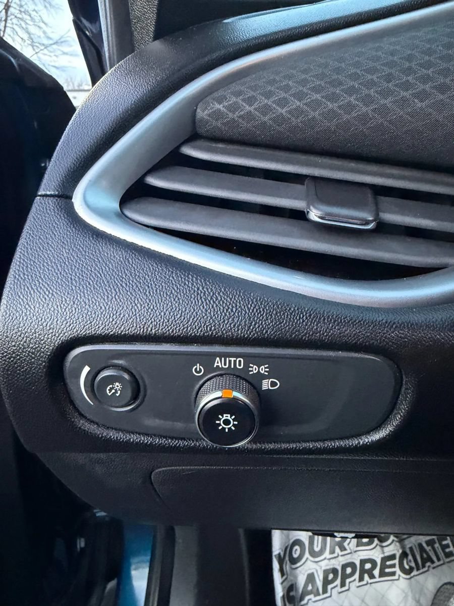 Used 2019 Chevrolet Malibu LS FWD image 18