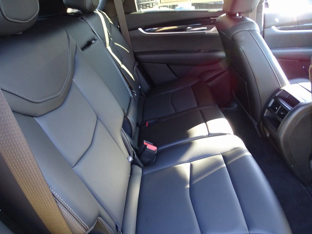 Used 2025 Cadillac XT5 Premium Luxury image 12