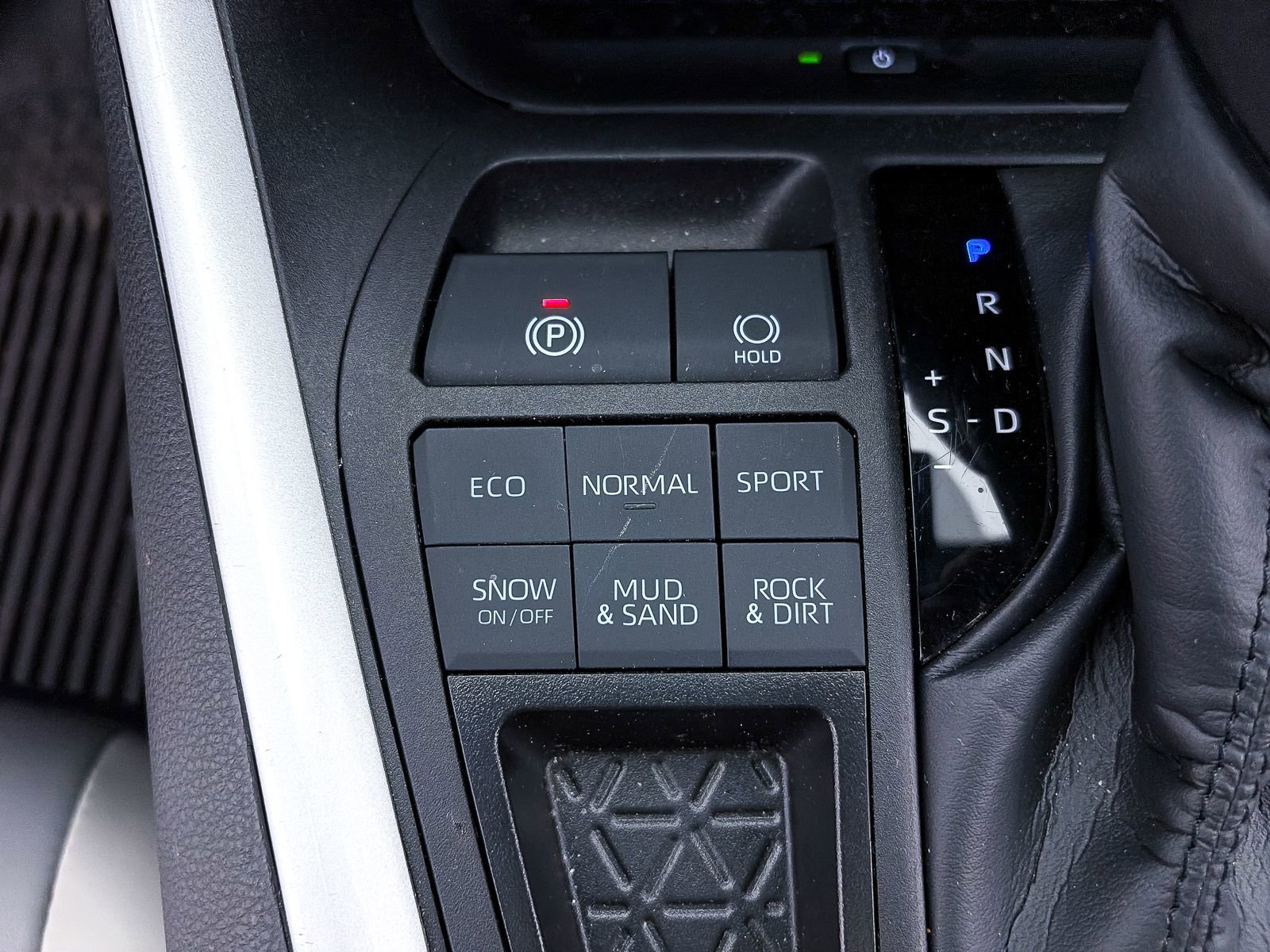 Used 2023 Toyota RAV4 XLE Premium image 29