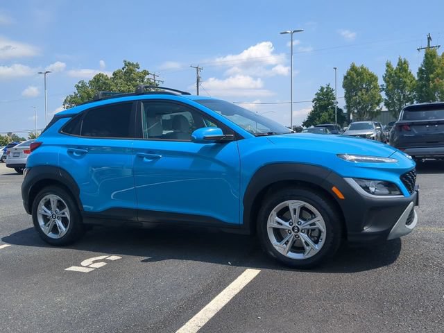 Used 2022 Hyundai Kona SEL w/ Convenience Package AWD/4WD image 2