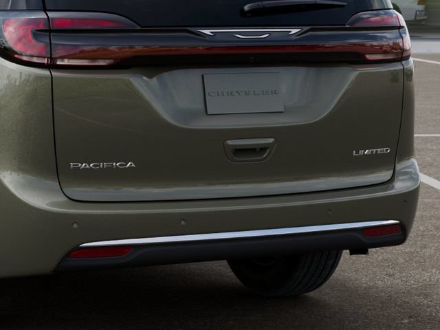 New 2027 Chrysler Pacifica Limited FWD image 17