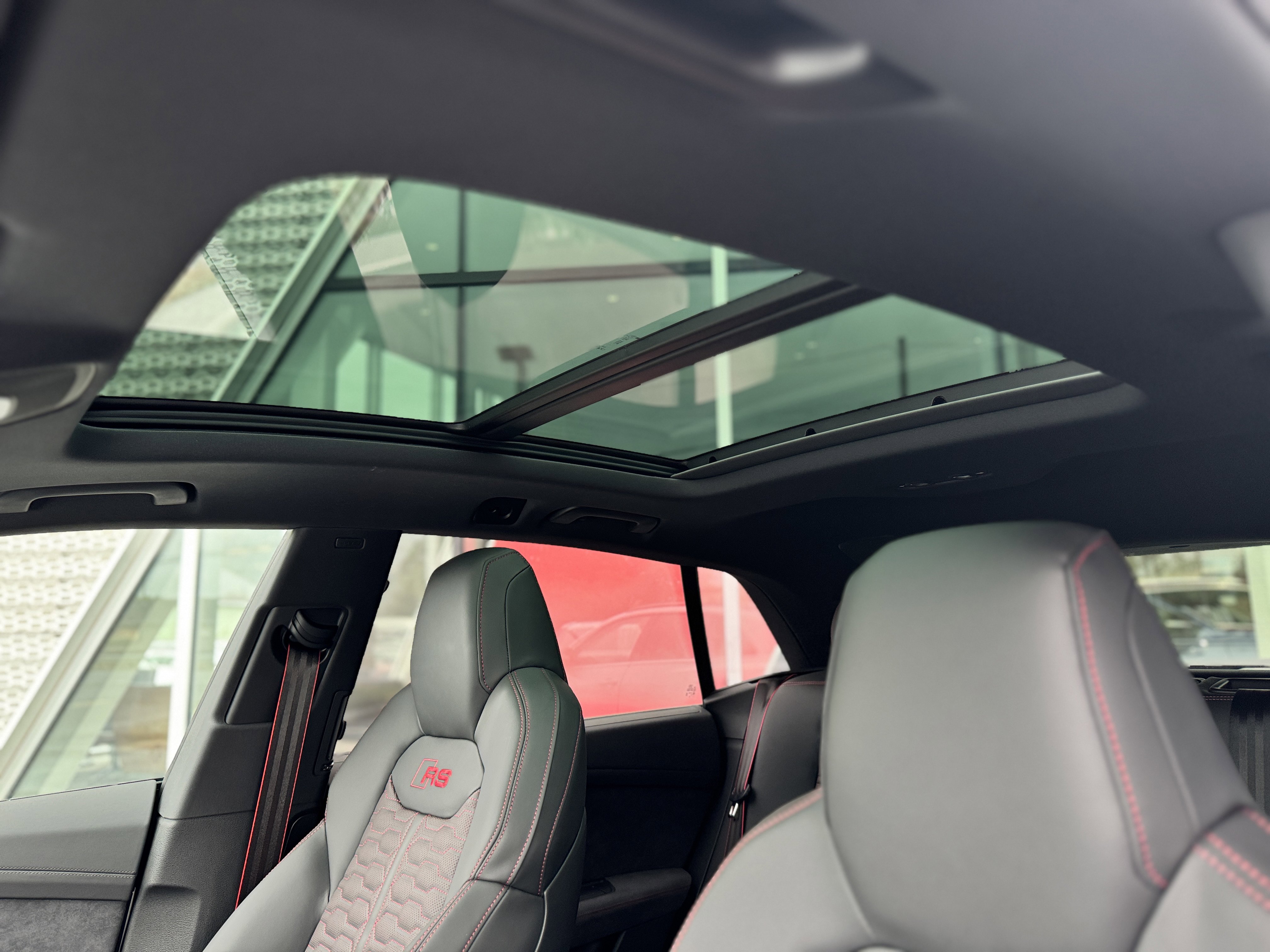 New 2025 Audi RS Q8 performance image 17