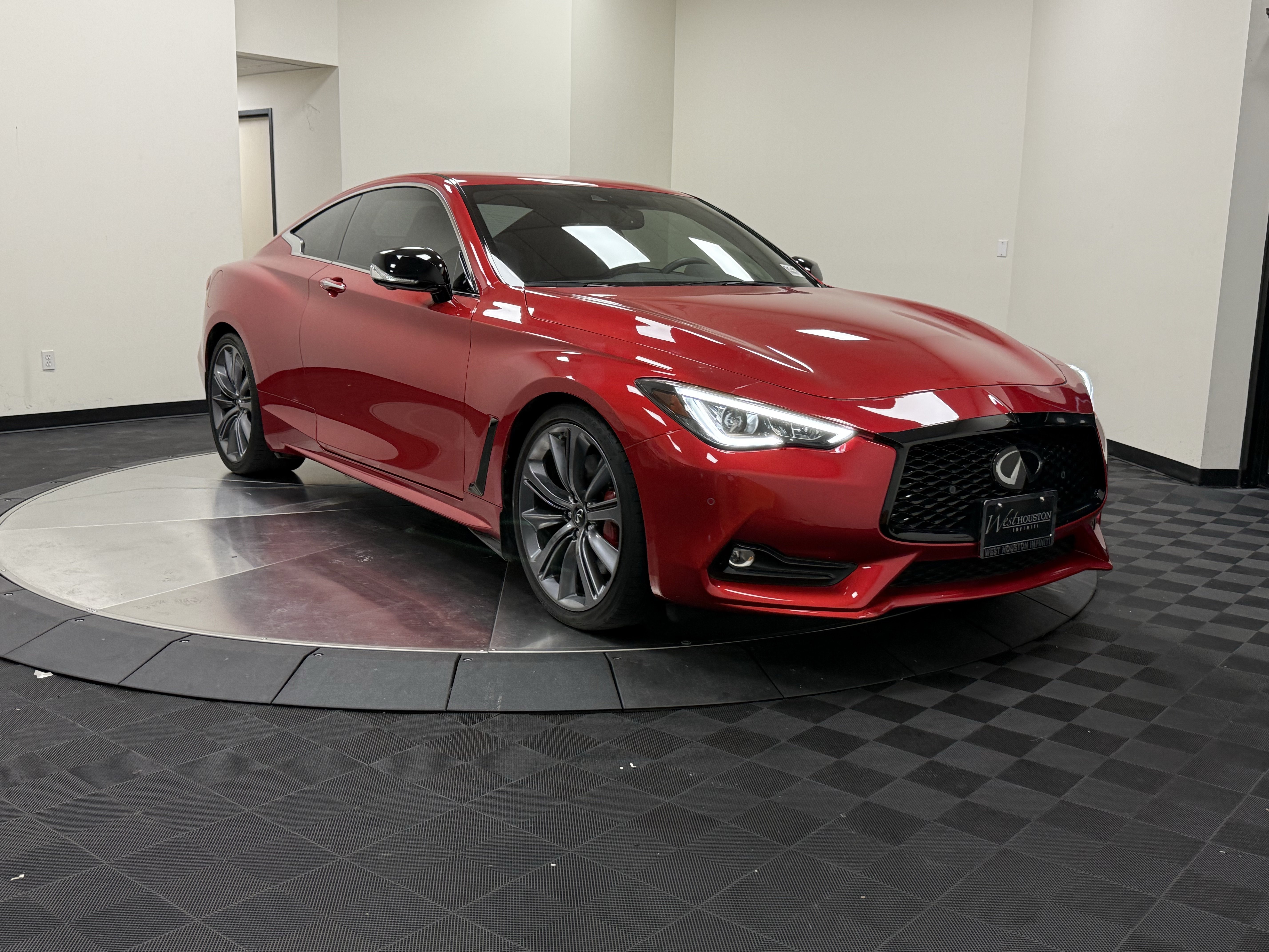 Used 2022 INFINITI Q60 Red Sport 400 w/ Cargo Package RWD image 2