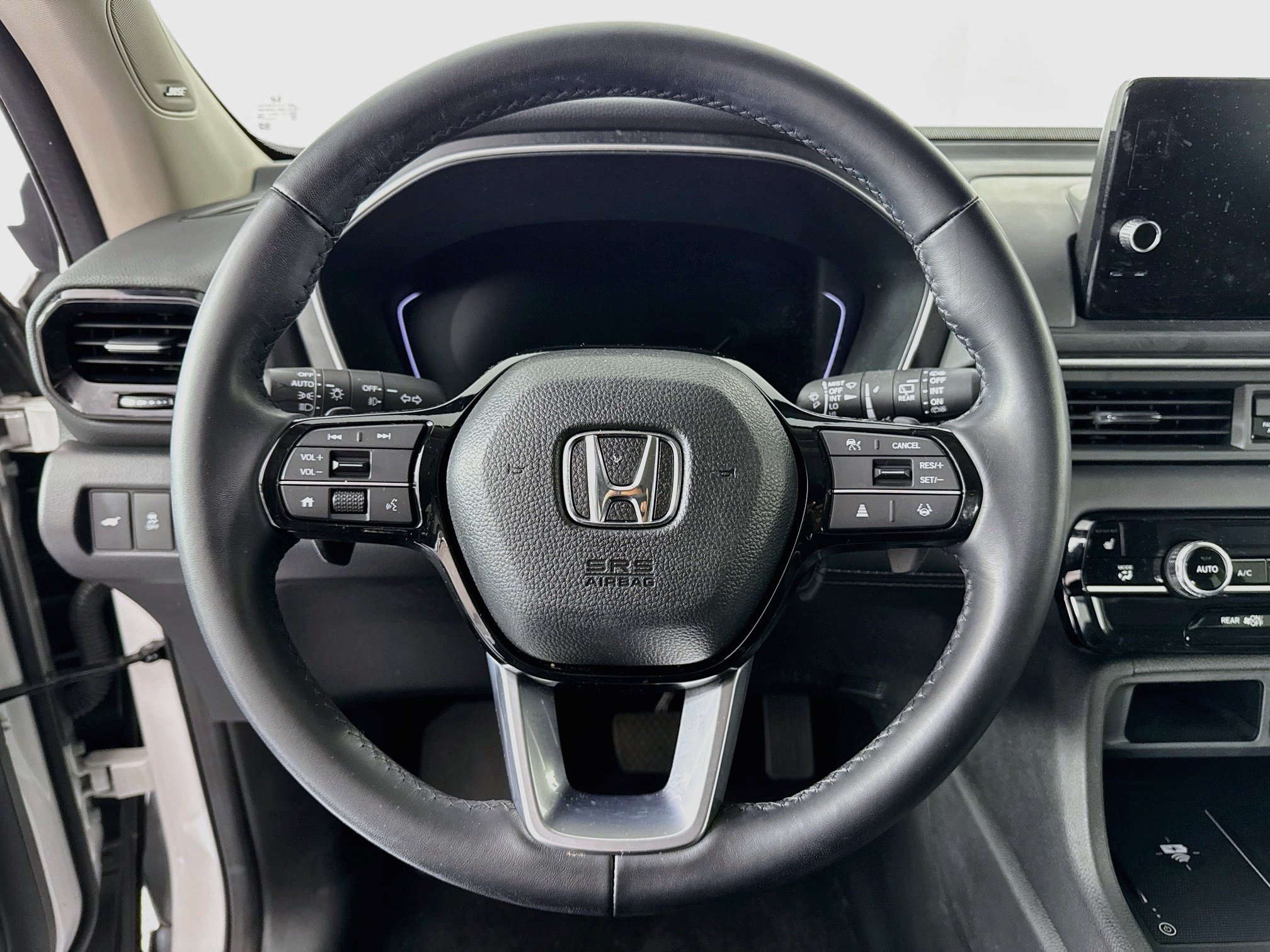 Certified 2024 Honda Pilot Touring image 11