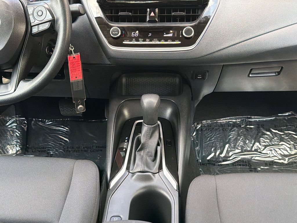 Used 2026 Toyota Corolla LE FWD image 14
