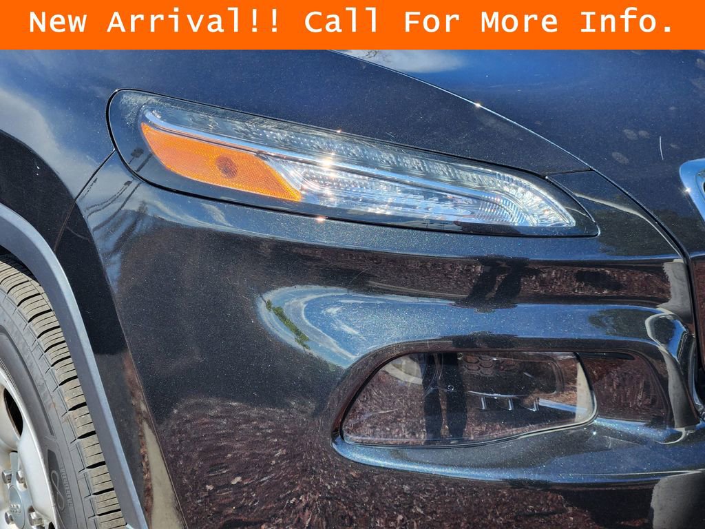 Used 2016 Jeep Cherokee Sport image 7