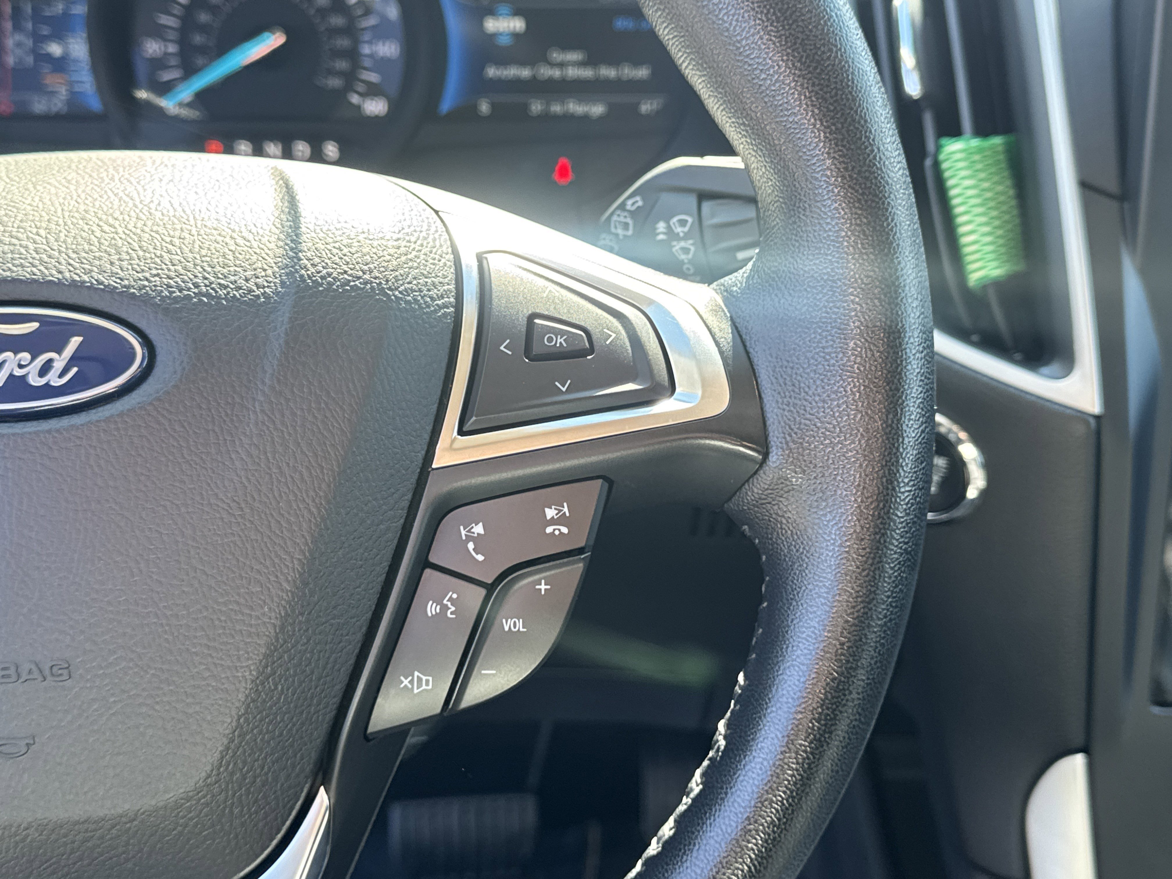 Used 2023 Ford Edge SEL image 26